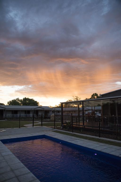 The Rocks Motel Charleville Extérieur photo